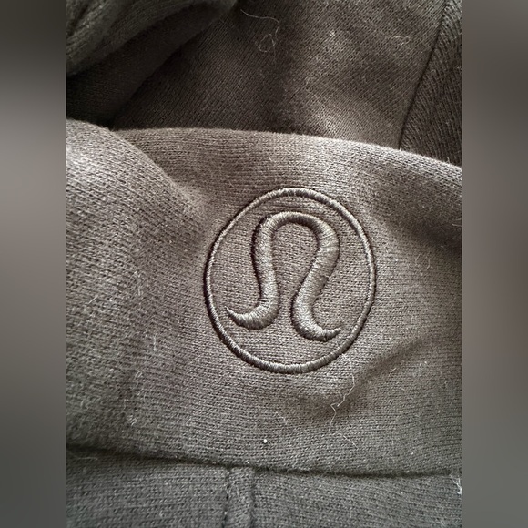 Lululemon Scuba Oversized Full-Zip Hoodie - Picture 6 of 9